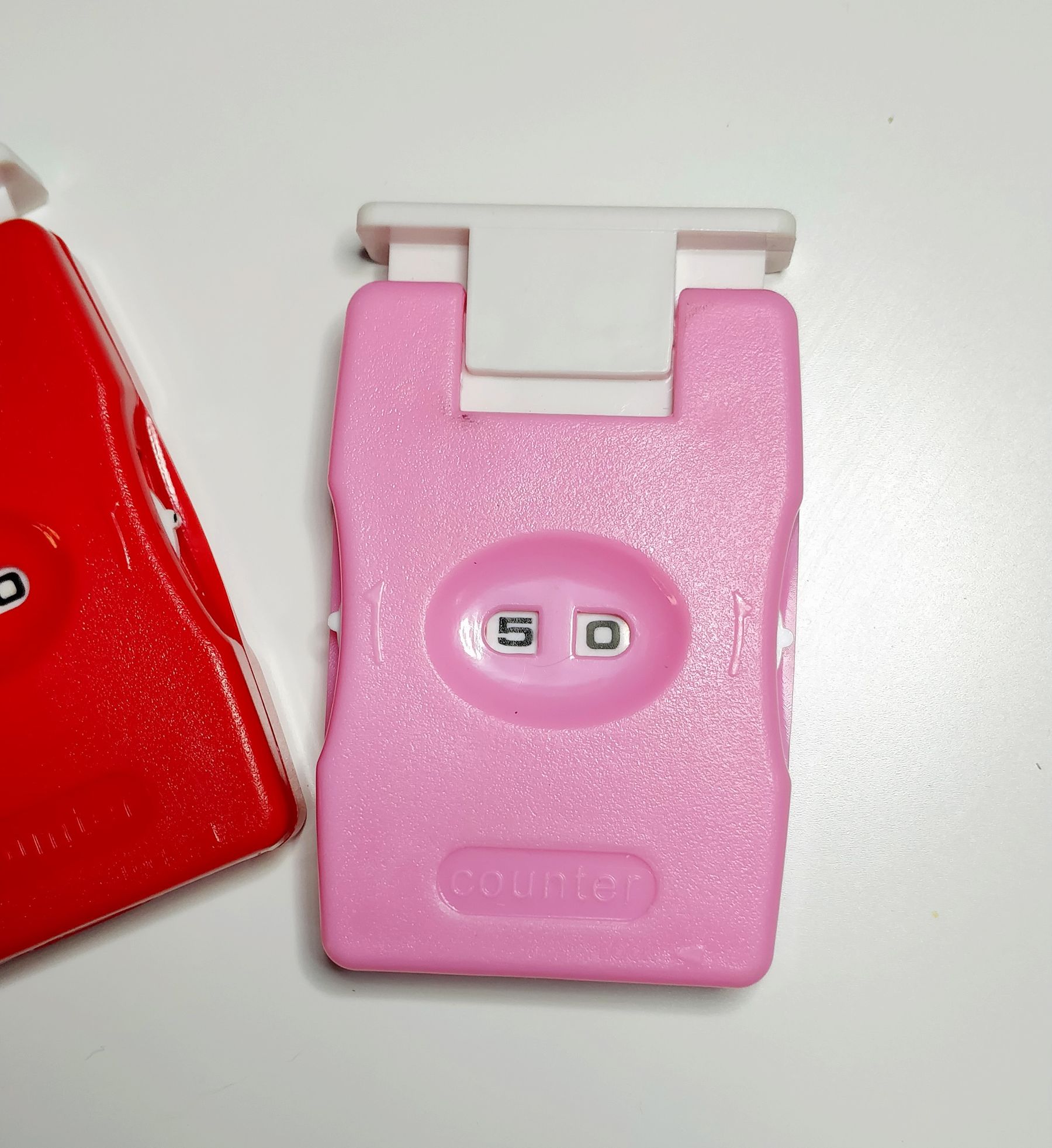 ckyjac8jx001u3c6eyru1v8th_pink_coun.jpg