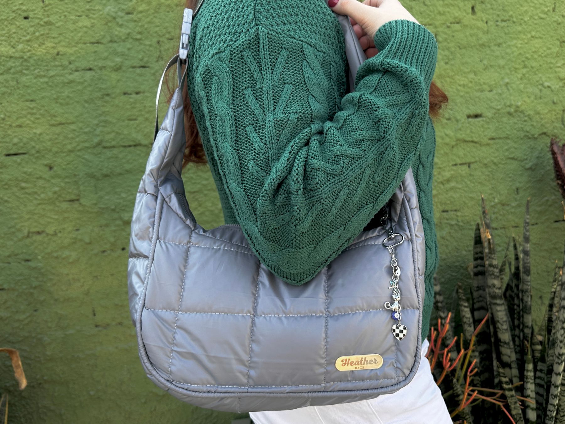 Light gray puffer handbag
