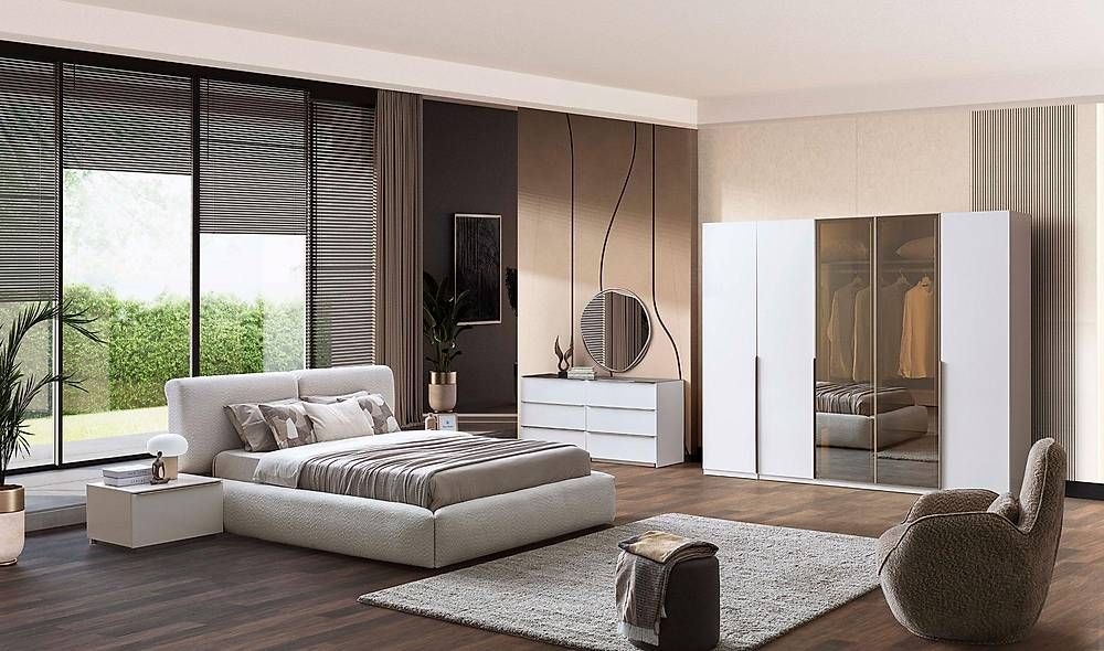 Merry Base Bedroom 