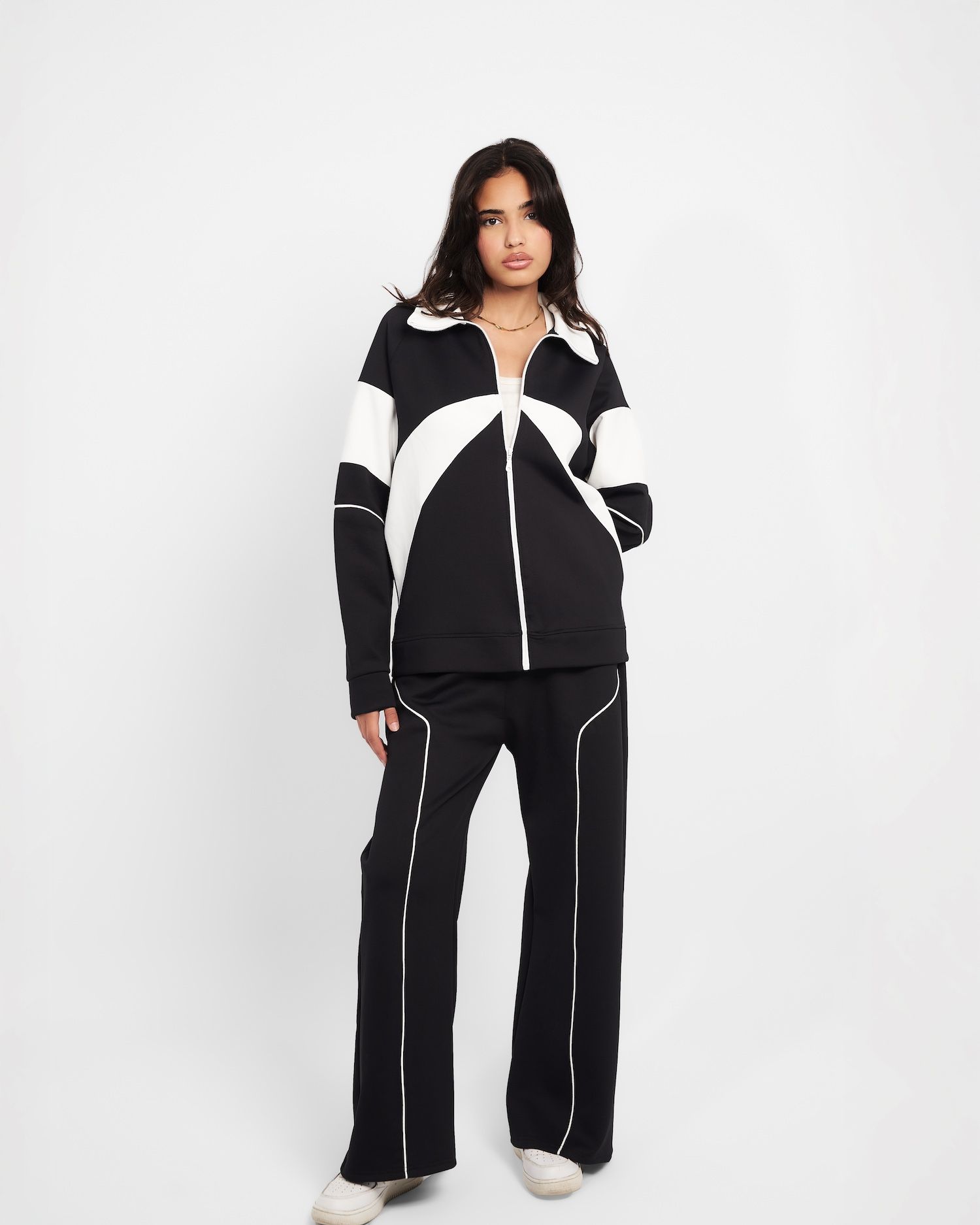cmjy0bljm08x201bzdd86h6qy_tracksuit-100-atiq-black-1_tl4kyj.jpg