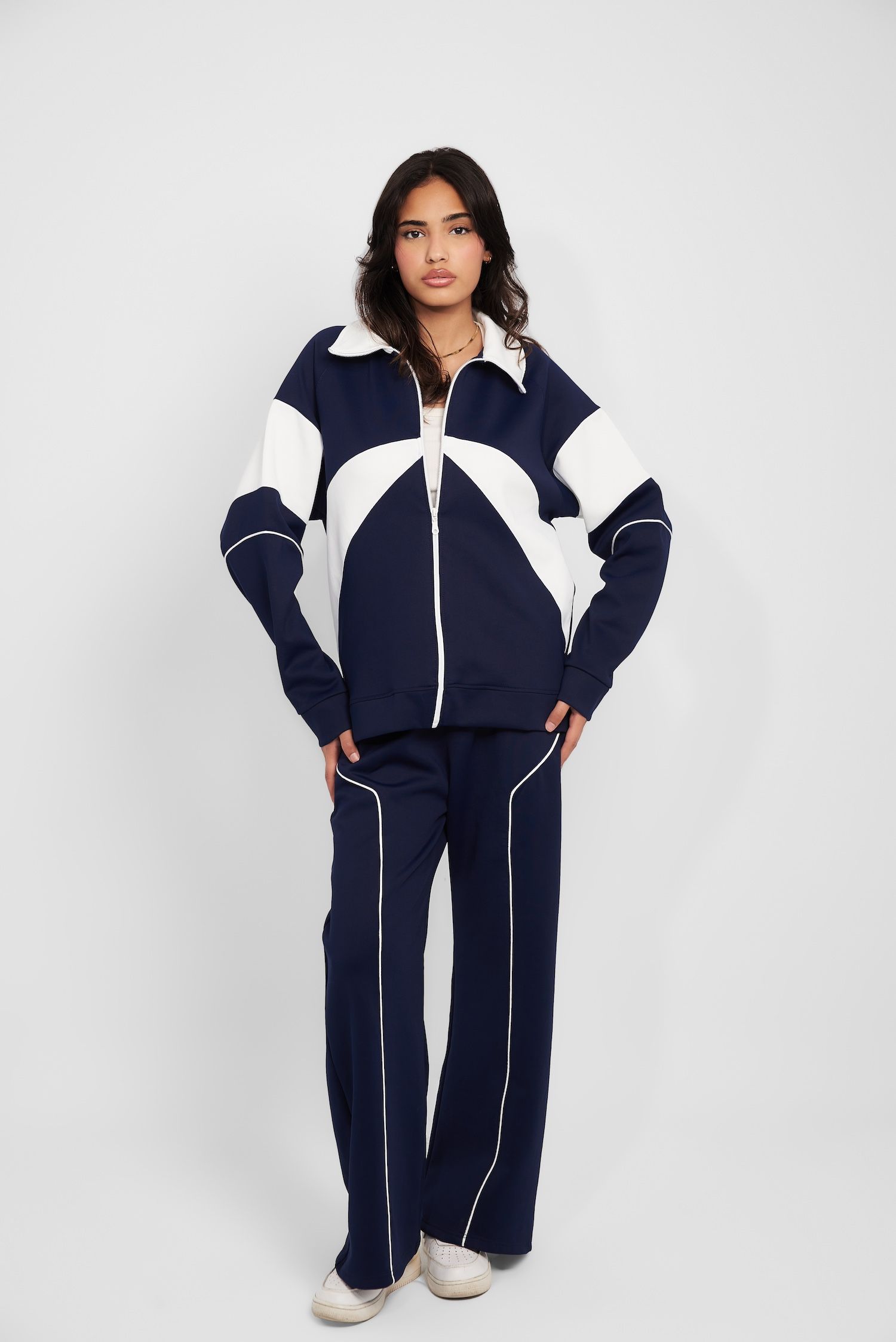 cmjy0bv6708xe01bz7od44lx8_tracksuit-100-atiq-navy-1_ibxj1o.jpg