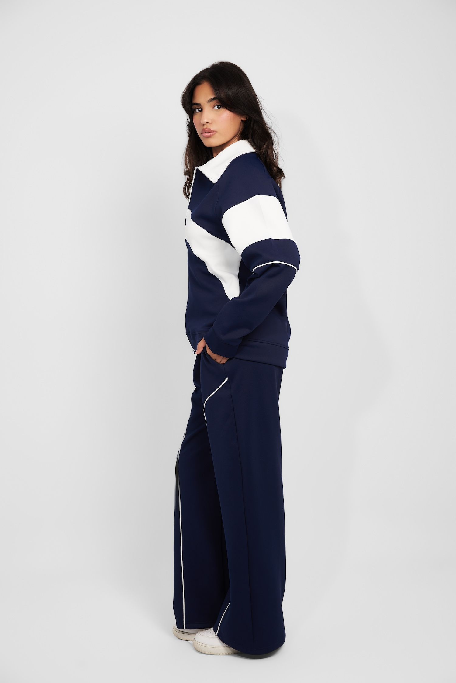 cmjy0bvxp08xf01bzc3lc830v_tracksuit-100-atiq-navy-2_leeyw7.jpg