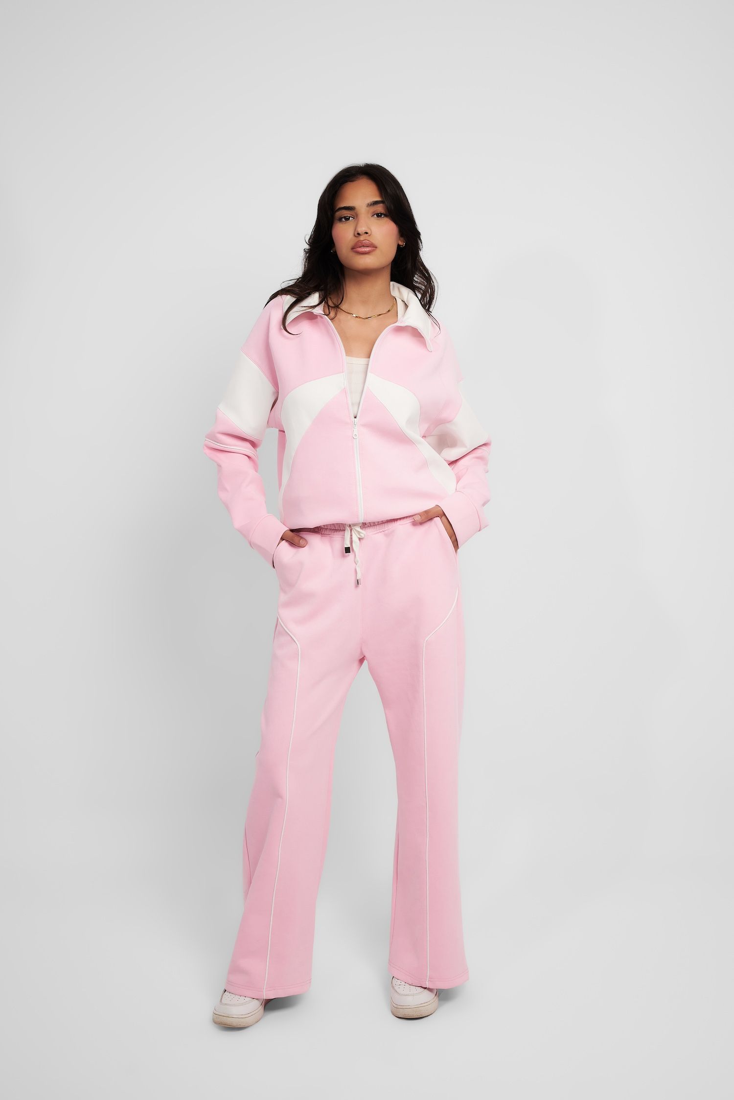 cmjy0bzg408xj01bzgqkf2t1k_tracksuit-100-atiq-pink-1_okwle7.jpg