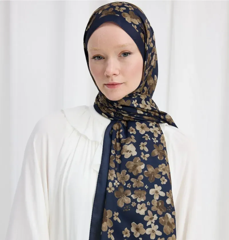 cmlhh4fgu002301gn7jd91vwv_blom-desen-soft-sal-lacivert-kahve-blom-desen-soft-sal-collection-camellia-scarfs-4384-93-O.webp