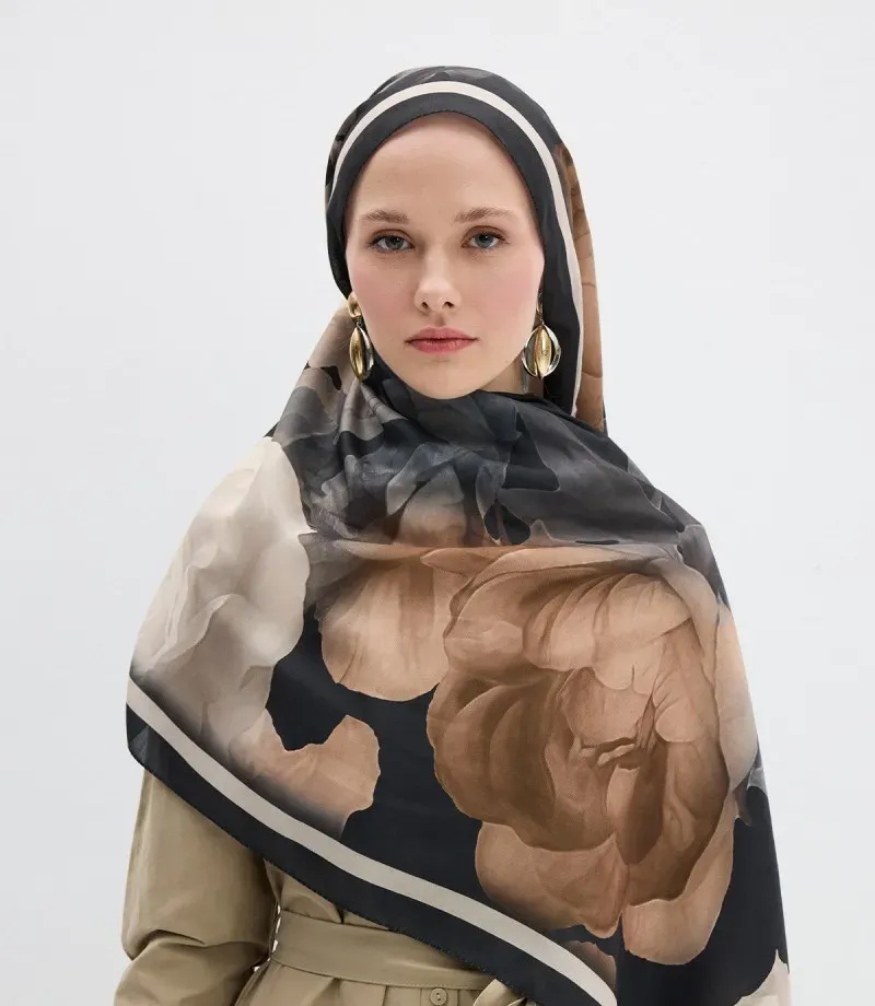 cmlhh5oub002501gn7ftwh8uf_lotus-soft-collection-siyah-bej-lotus-desen-soft-sal-camellia-scarfs-3959-89-O.webp